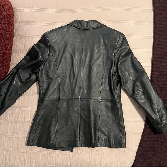 Saguaro Women's Classic Black Leather Jacket - Picture 6 of 9